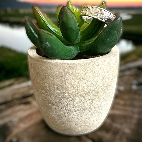 Moda Clothing Jewelry - Antique Look Silver Flower Engraved Ring NWT